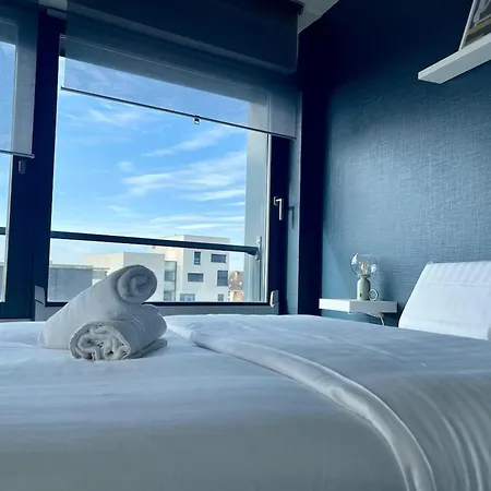 Standing Balcon 6 Pers Parking Prive Tram *